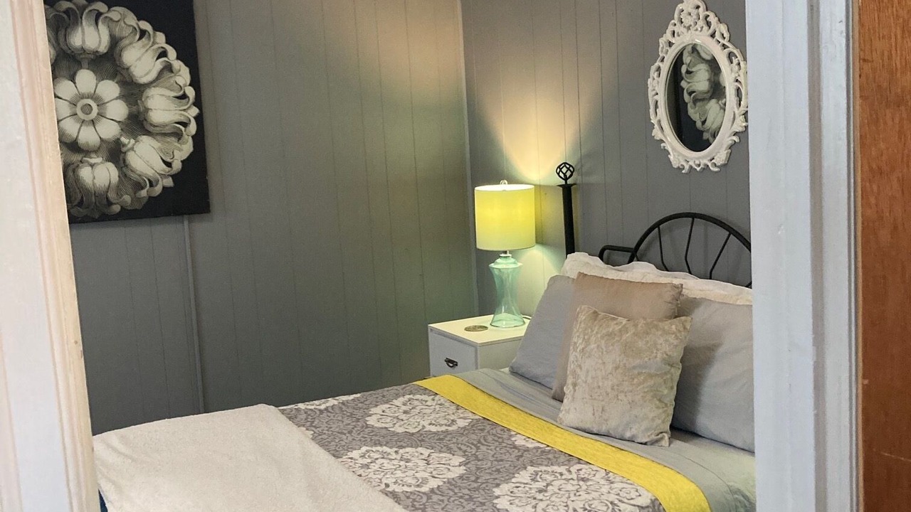 Photo of Bedroom in Downtown Niagara Falls