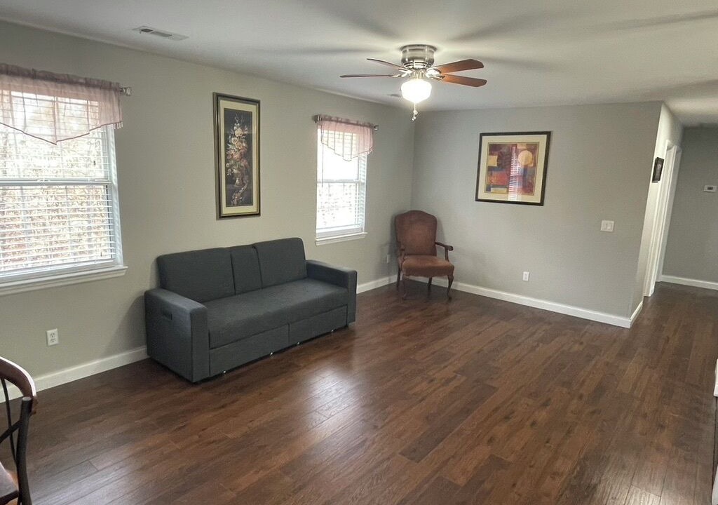 Photo of Livingroom in Graysville