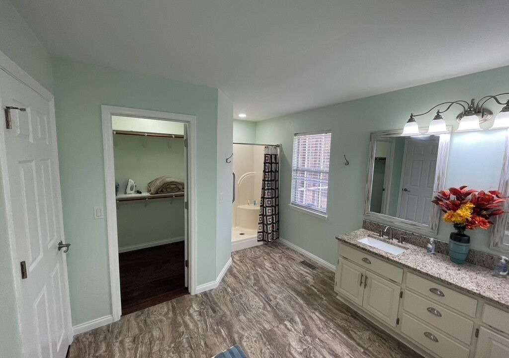 Photo of Bathroom in Graysville