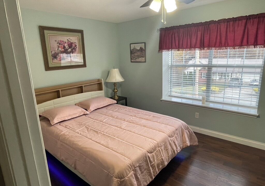 Photo of Bedroom in Graysville