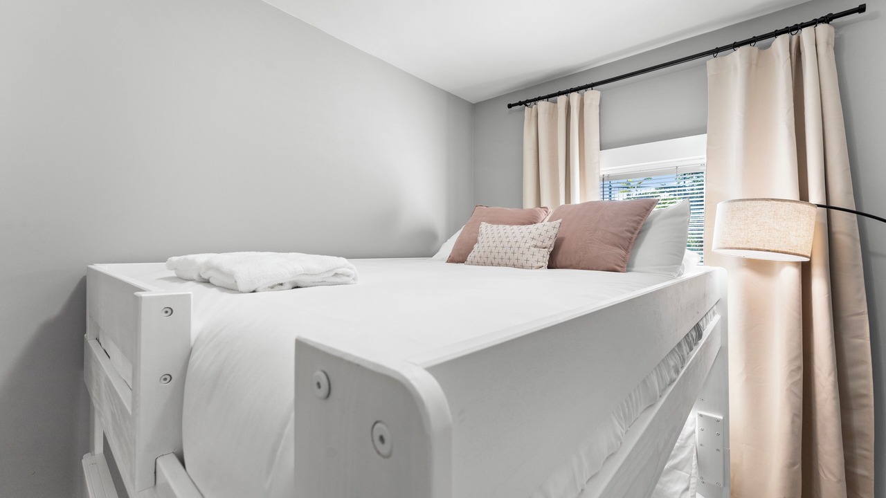 Photo of Bedroom in East Somerville