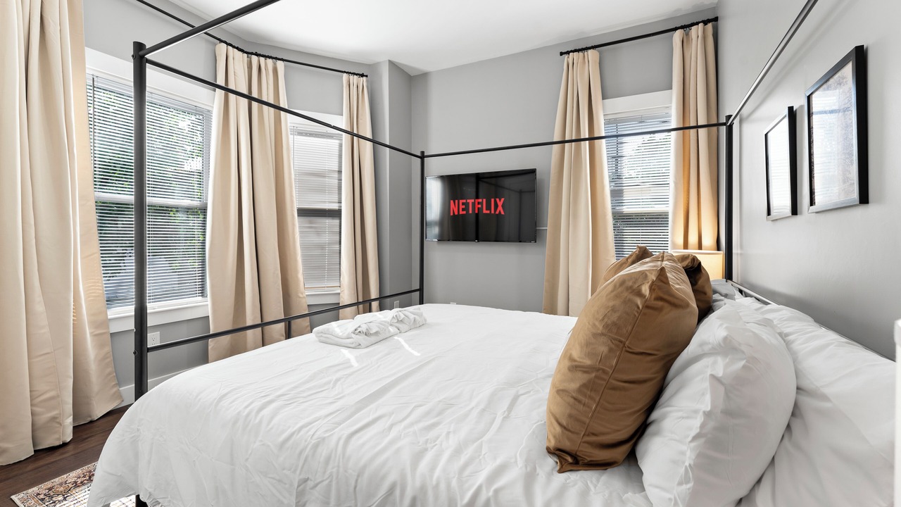 Photo of Bedroom in East Somerville