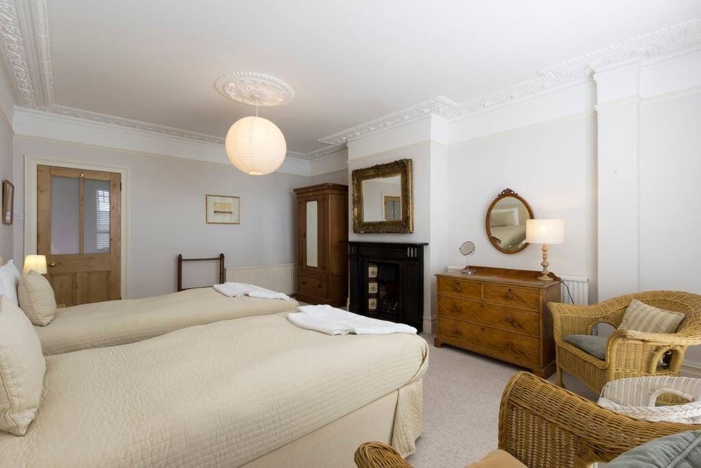 Photo of Others in Deal