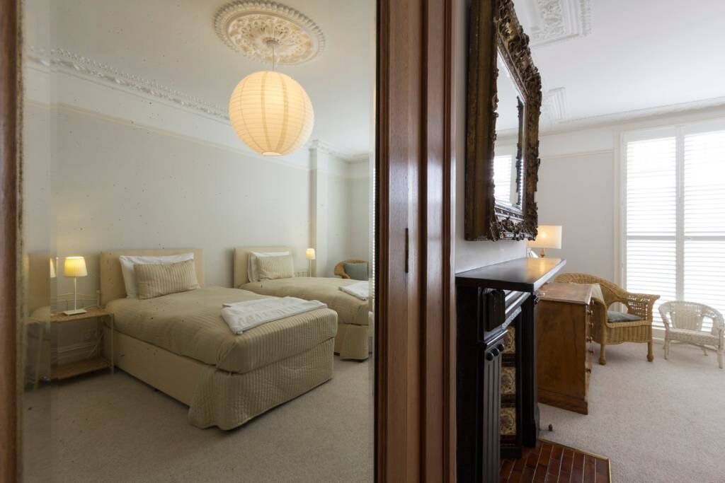 Photo of Others in Deal