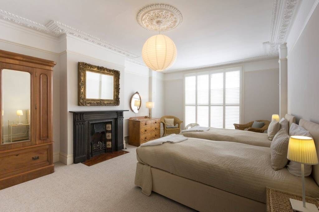 Photo of Others in Deal