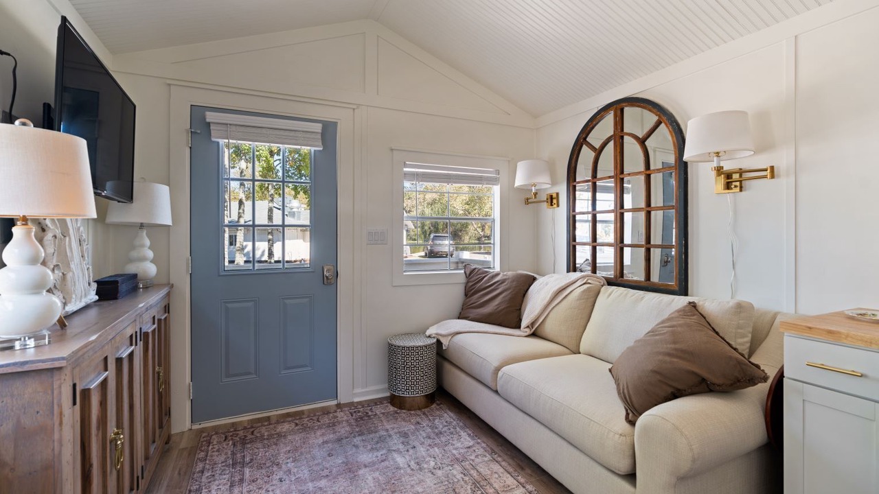 Photo of Livingroom in Gadsden