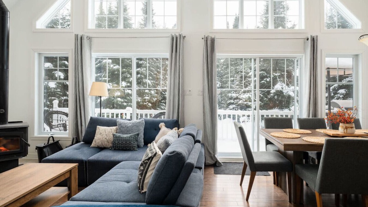 Photo of Livingroom in Val-des-Lacs
