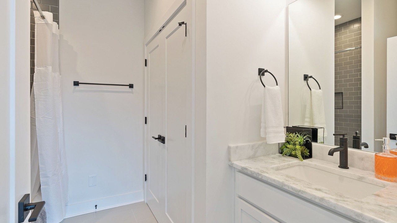 Photo of Bathroom in Hadley - Washington