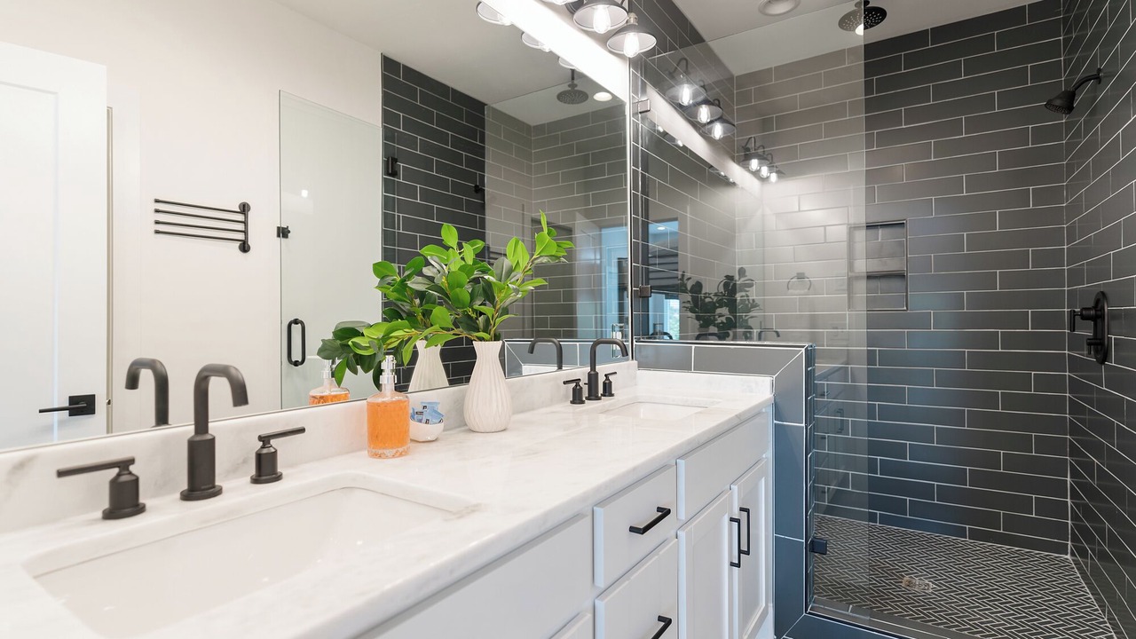 Photo of Bathroom in Hadley - Washington