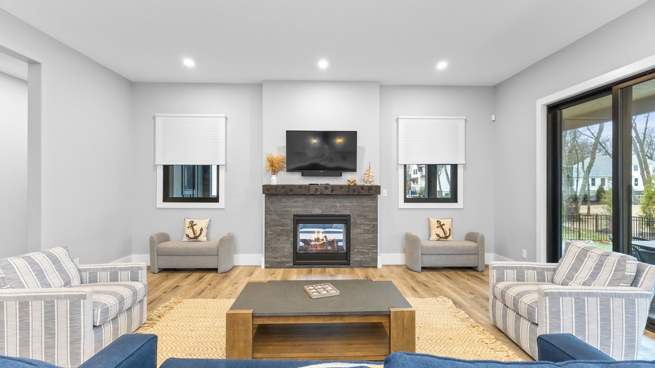 Photo of Livingroom in Grand Beach