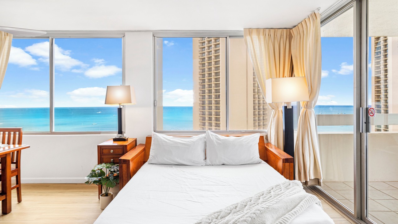 Photo of Livingroom in Waikiki