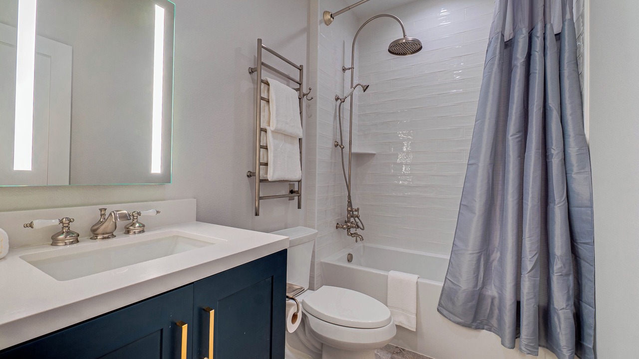 Photo of Bathroom in Gold Beach