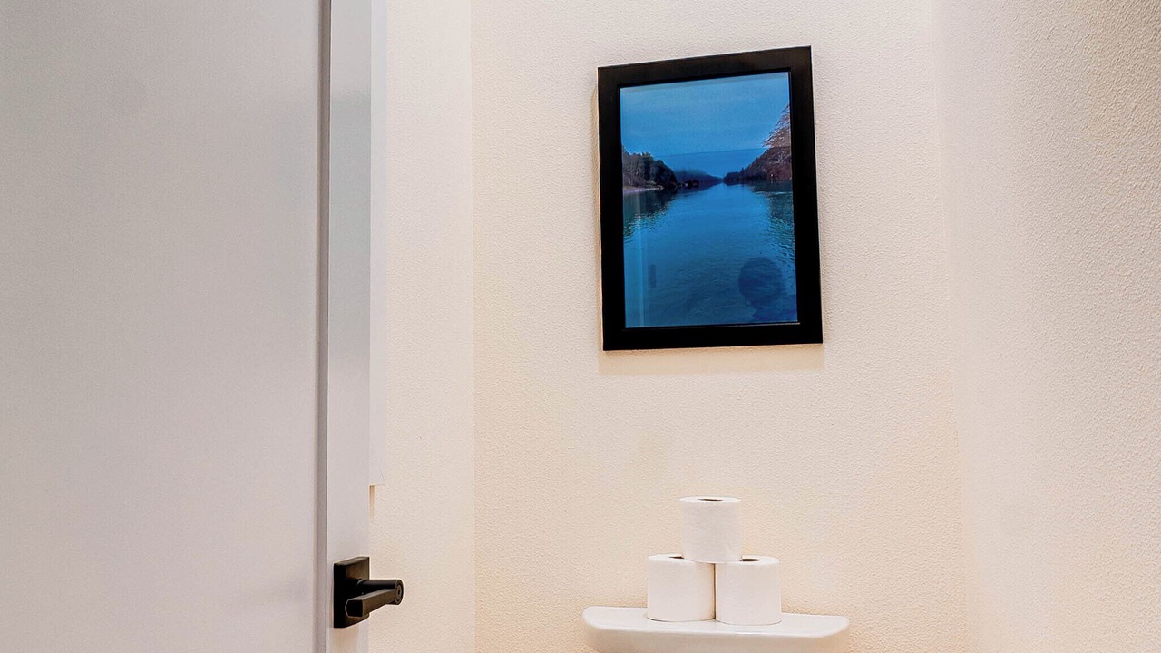 Photo of Bathroom in Gold Beach