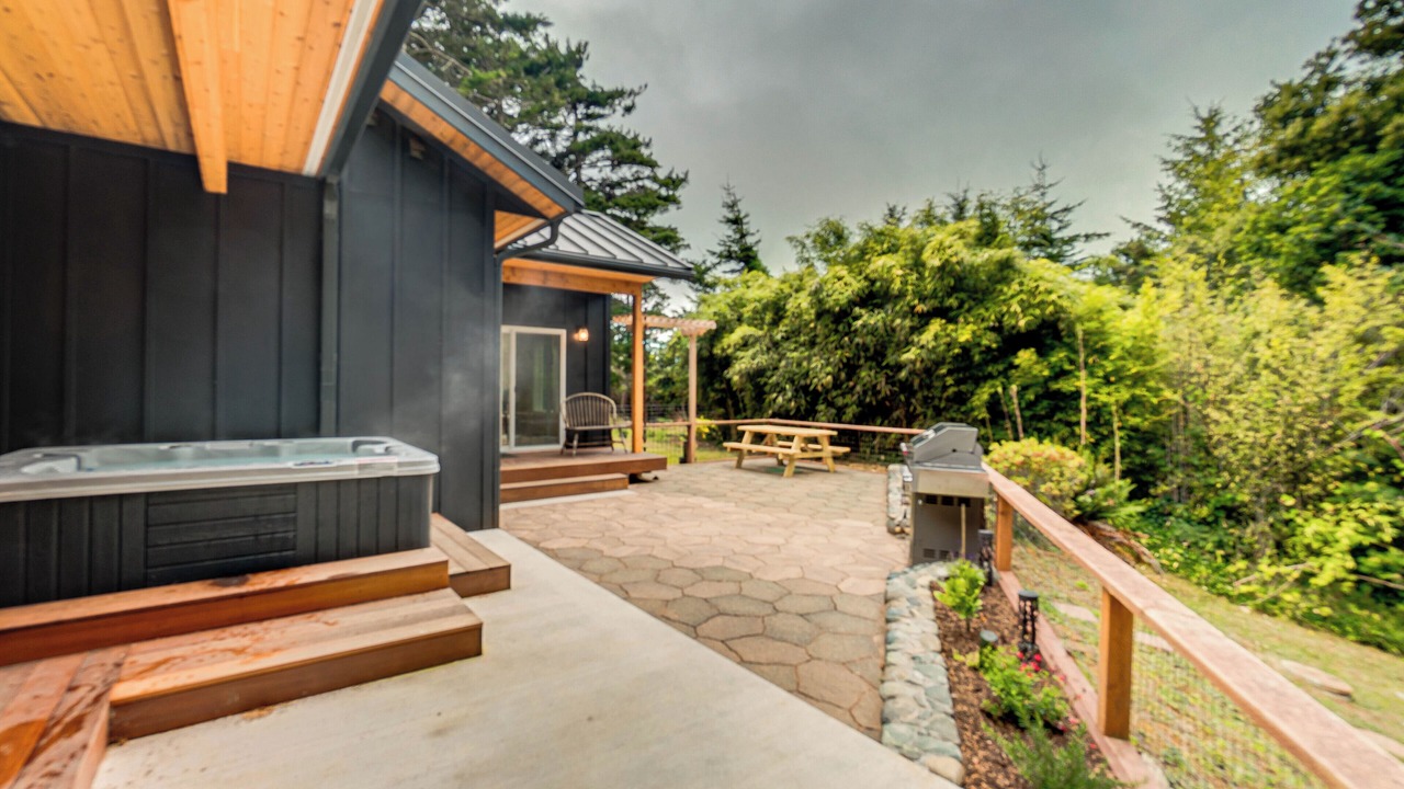 Photo of Patio Balcony in Gold Beach