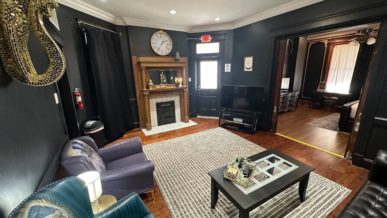 Photo of Livingroom in St. Charles Historic District