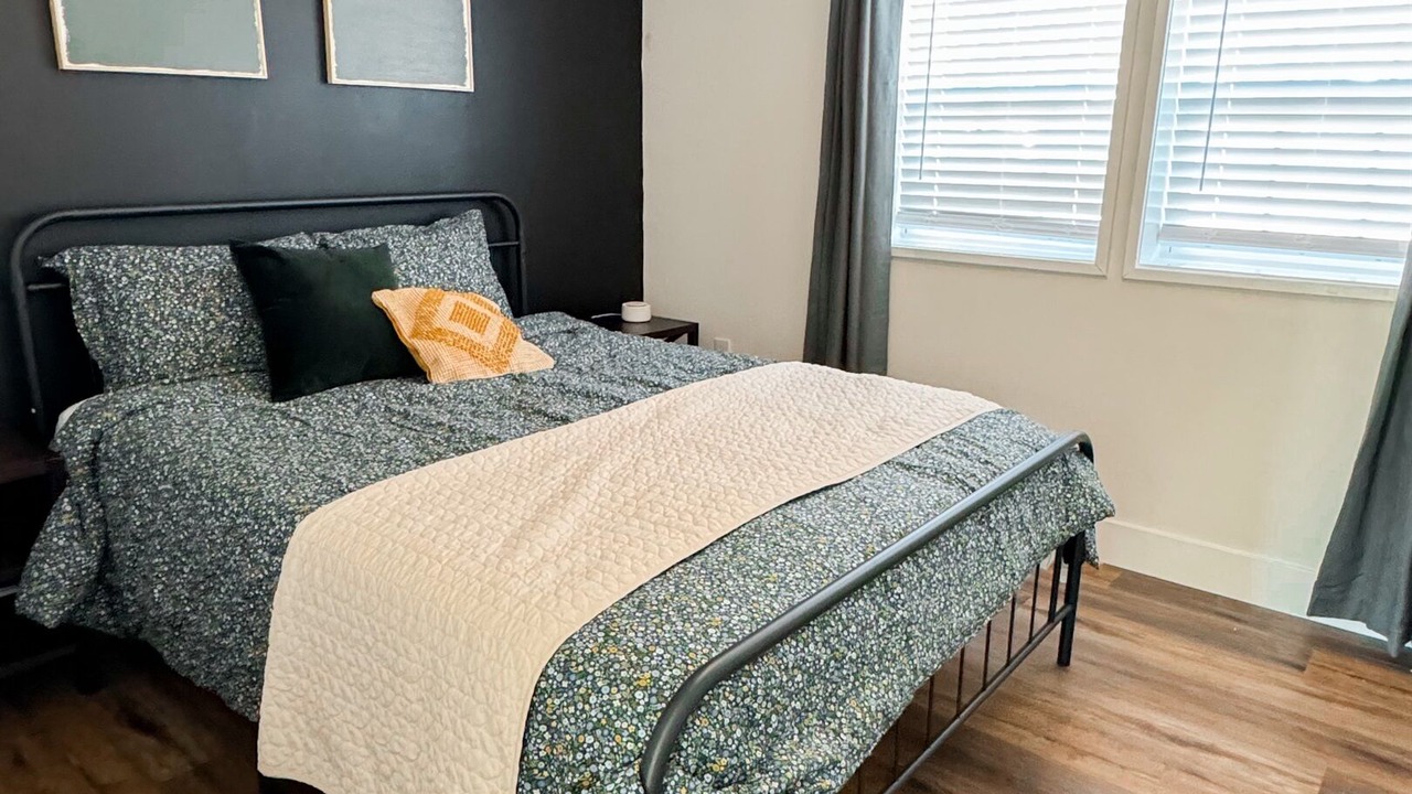 Photo of Bedroom in Pacific