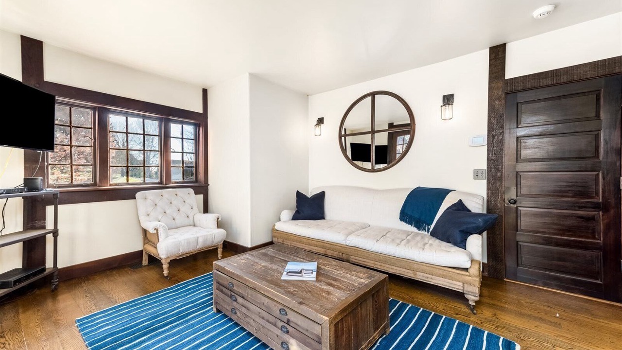 Photo of Livingroom in Watch Hill