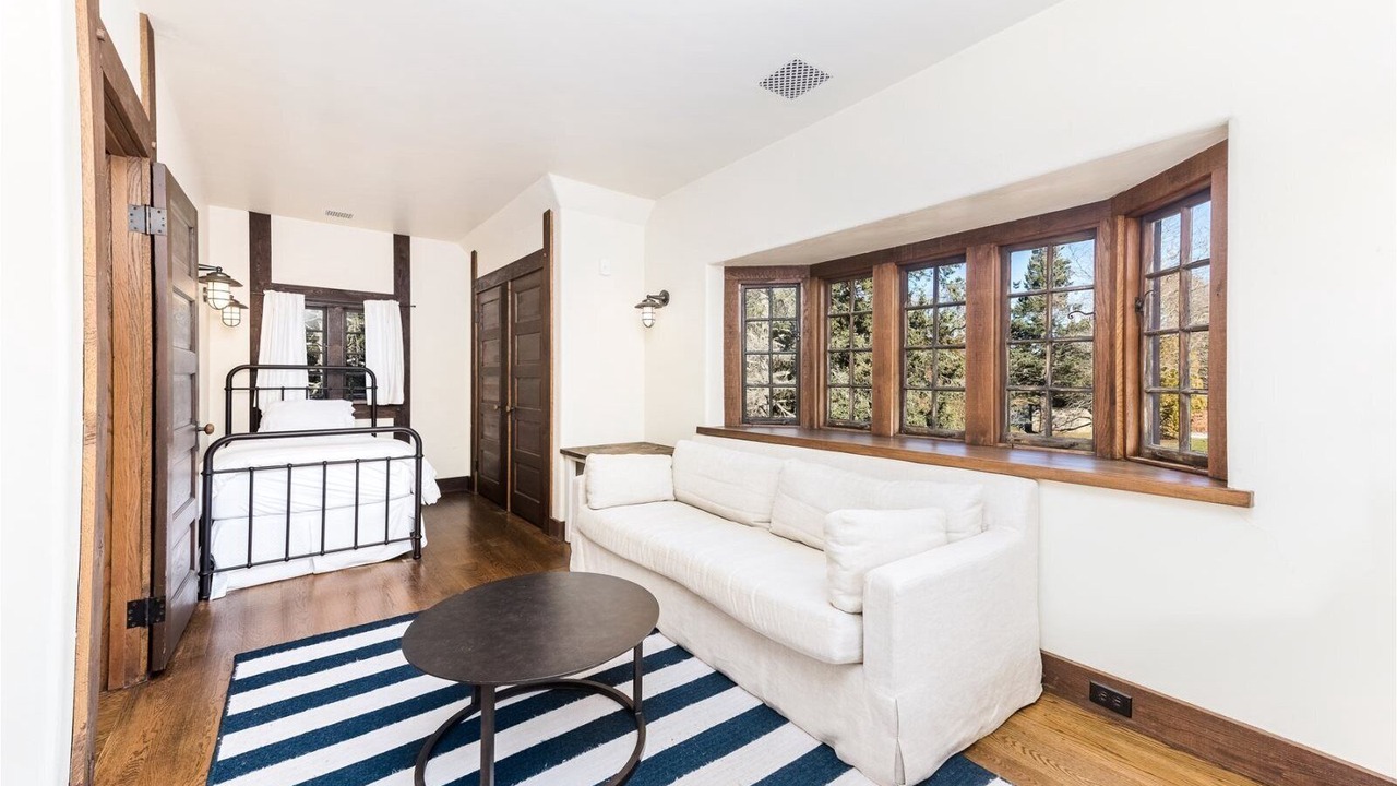 Photo of Livingroom in Watch Hill