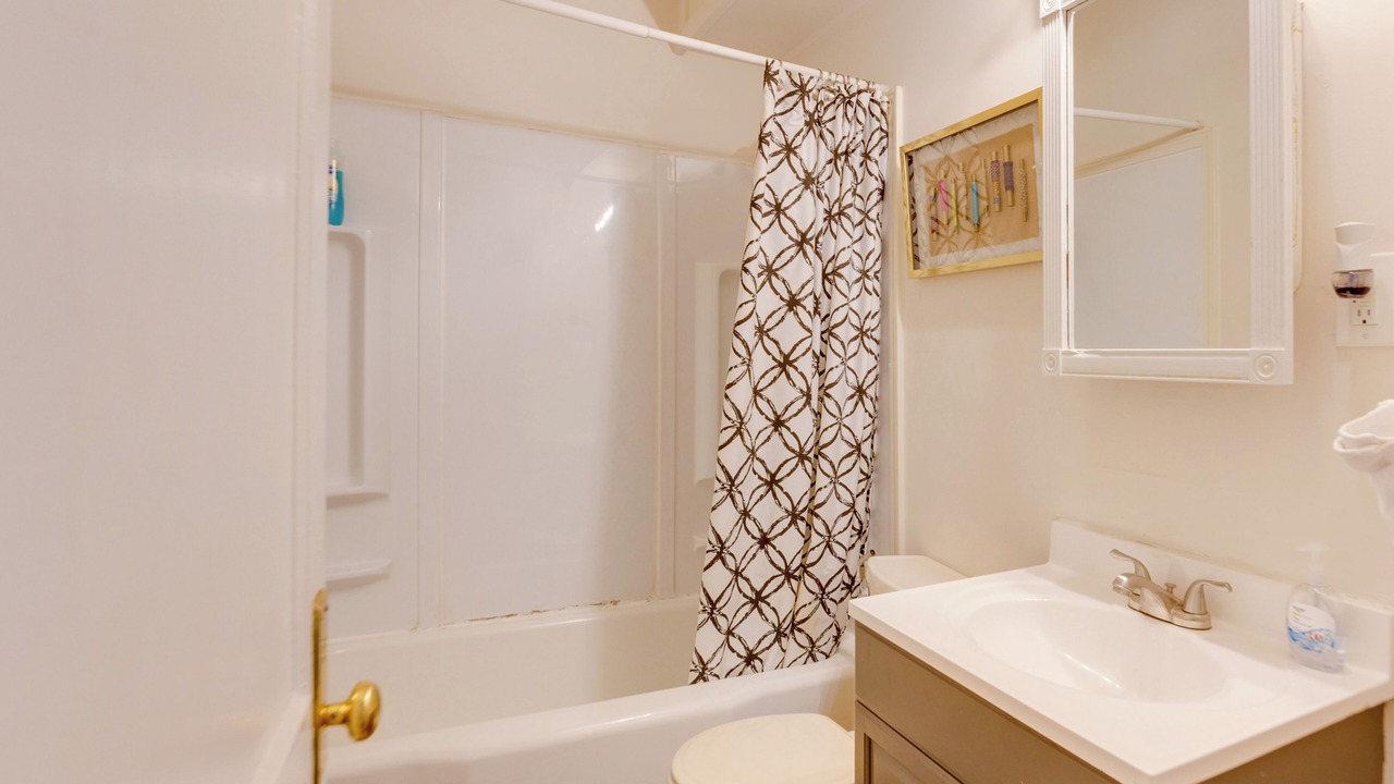 Photo of Bathroom in Lemay