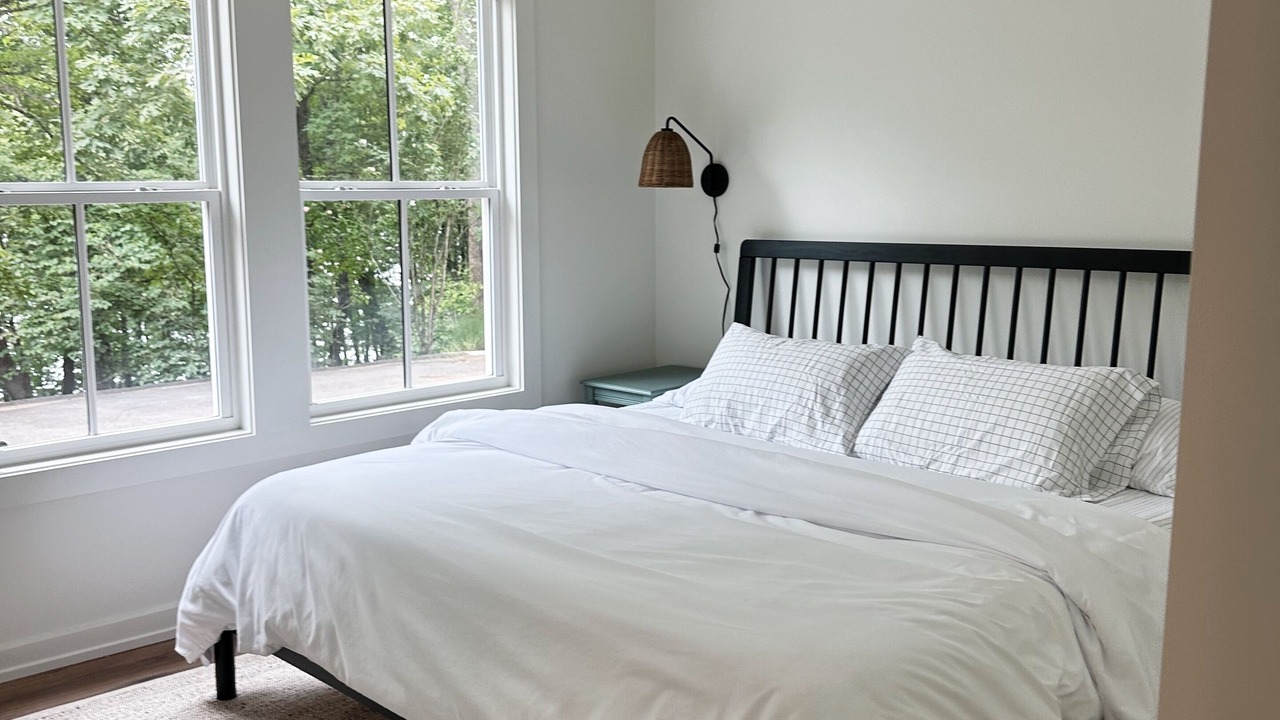 Photo of Bedroom in Garfield