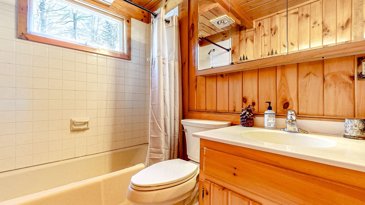 Photo of Bathroom in Jay