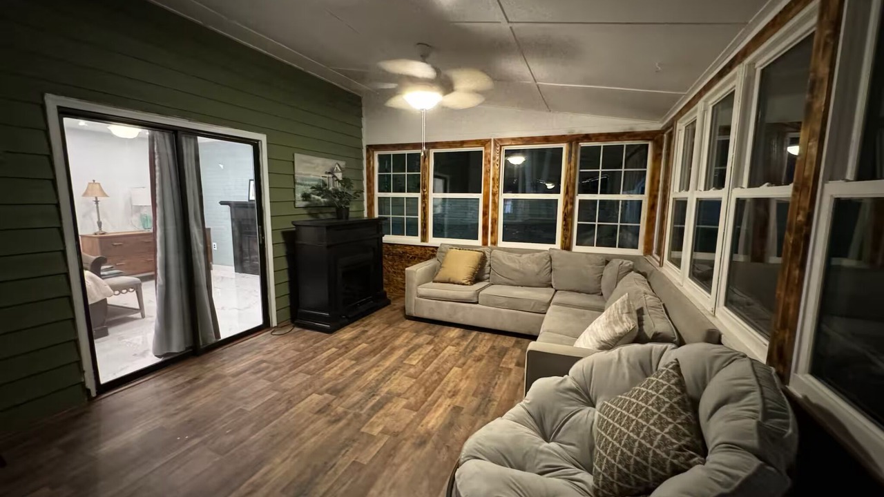Photo of Livingroom in Chesterfield