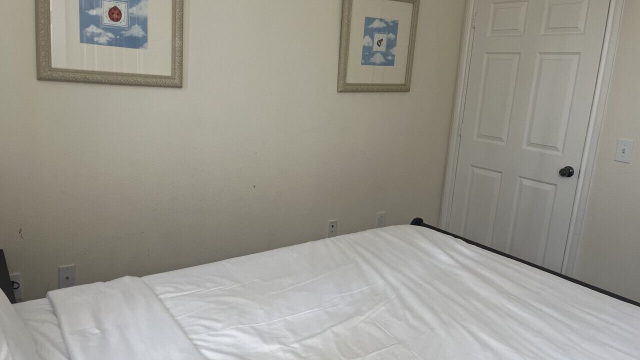 Photo of Bedroom in Nassau Bay