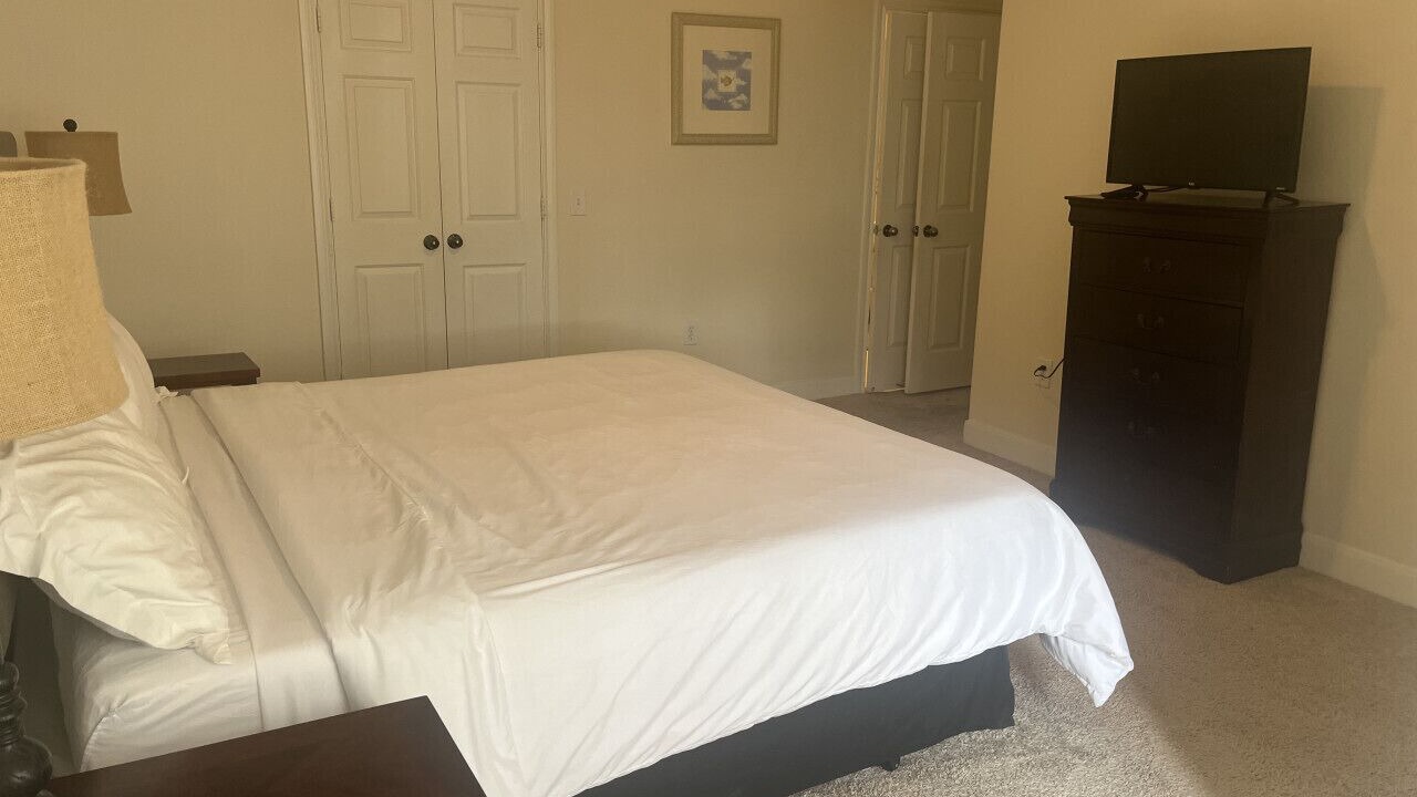 Photo of Bedroom in Nassau Bay