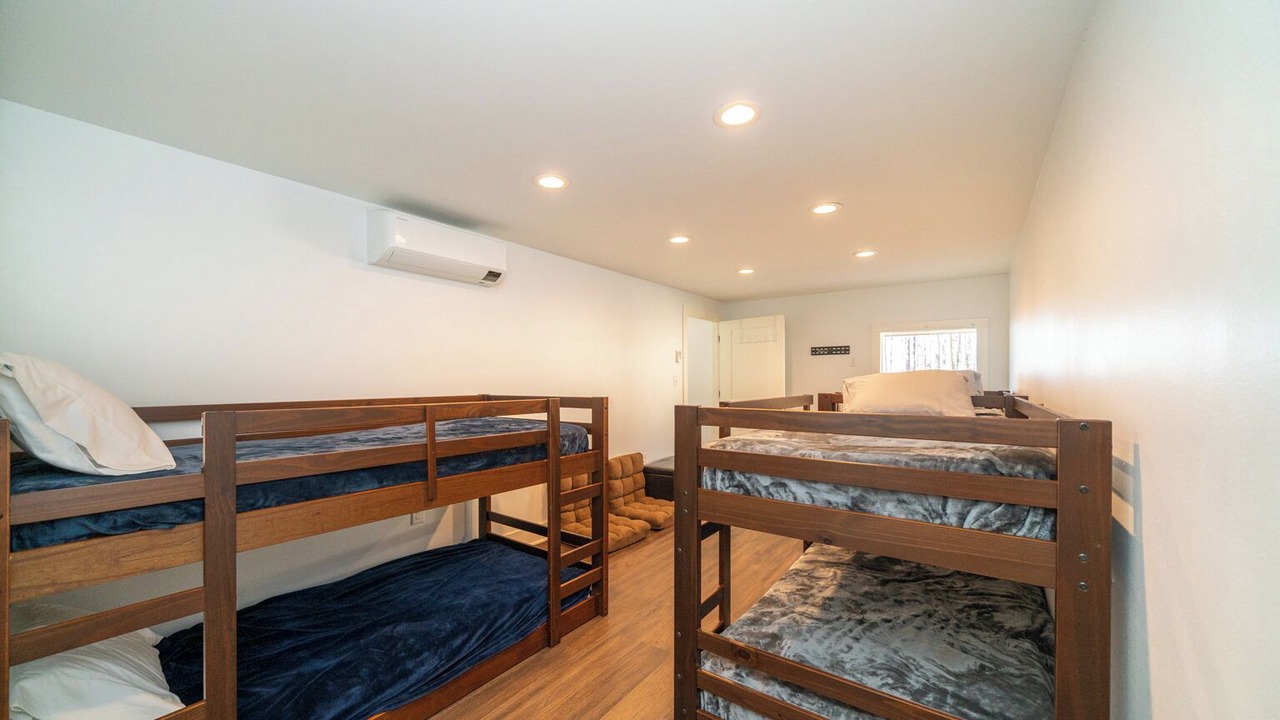 Photo of Bedroom in Avinger