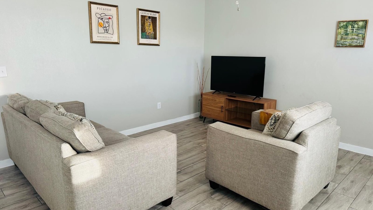 Photo of Livingroom in Biggs Field