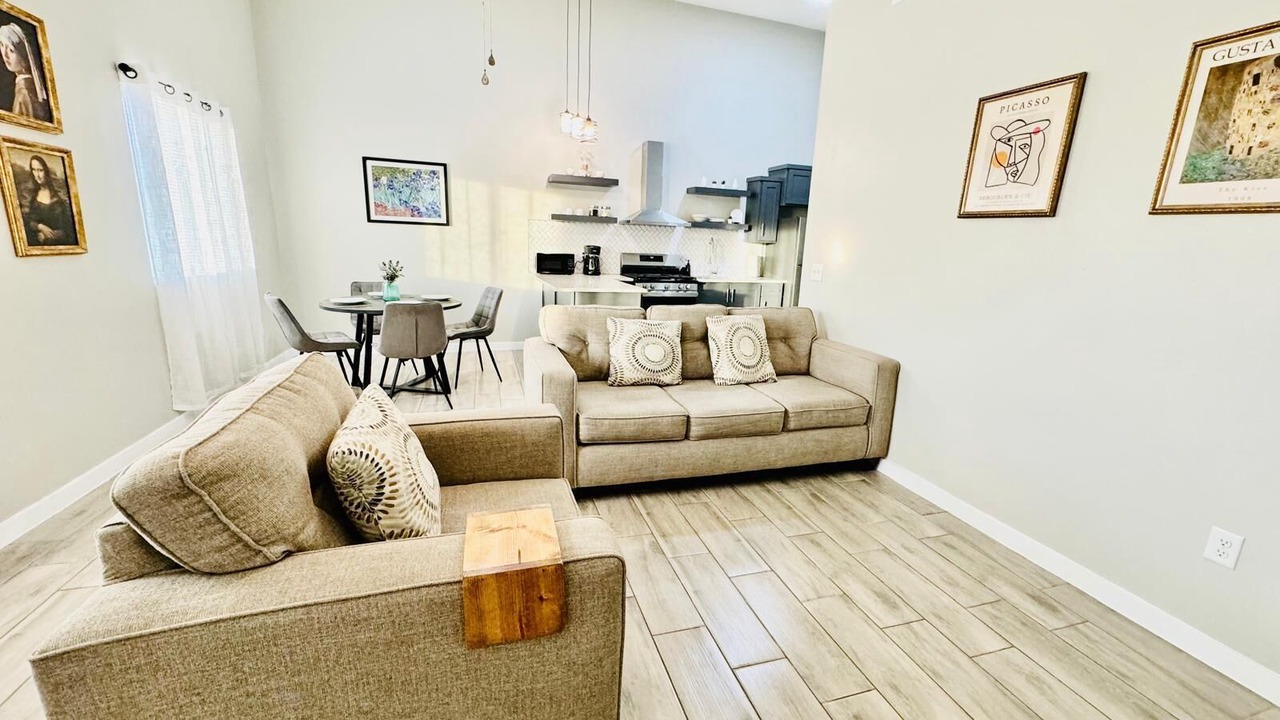 Photo of Livingroom in Biggs Field