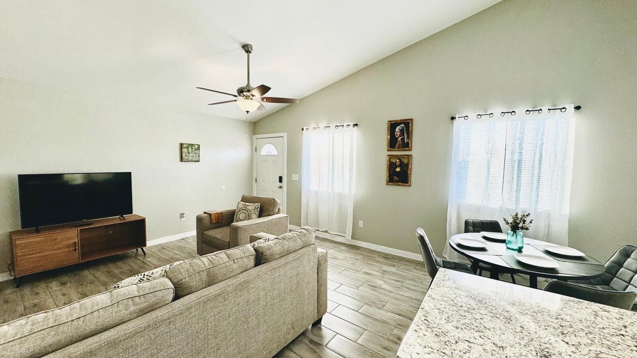 Photo of Livingroom in Biggs Field