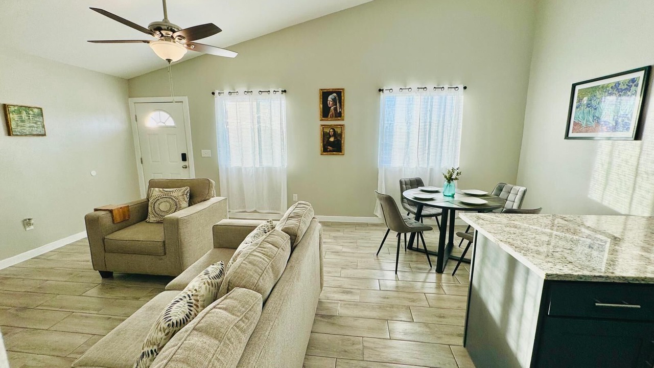Photo of Livingroom in Biggs Field