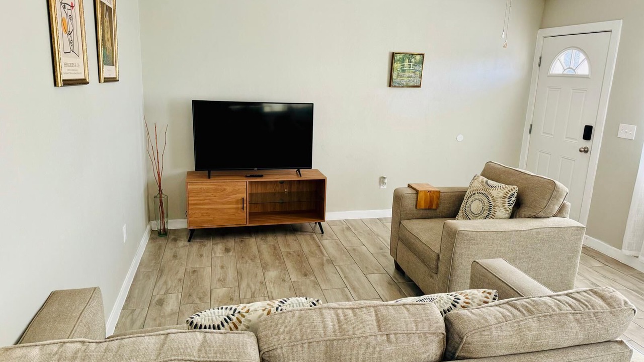 Photo of Livingroom in Biggs Field