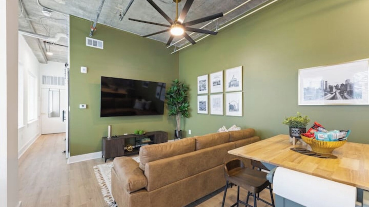 Photo of Livingroom in Virginia Highland