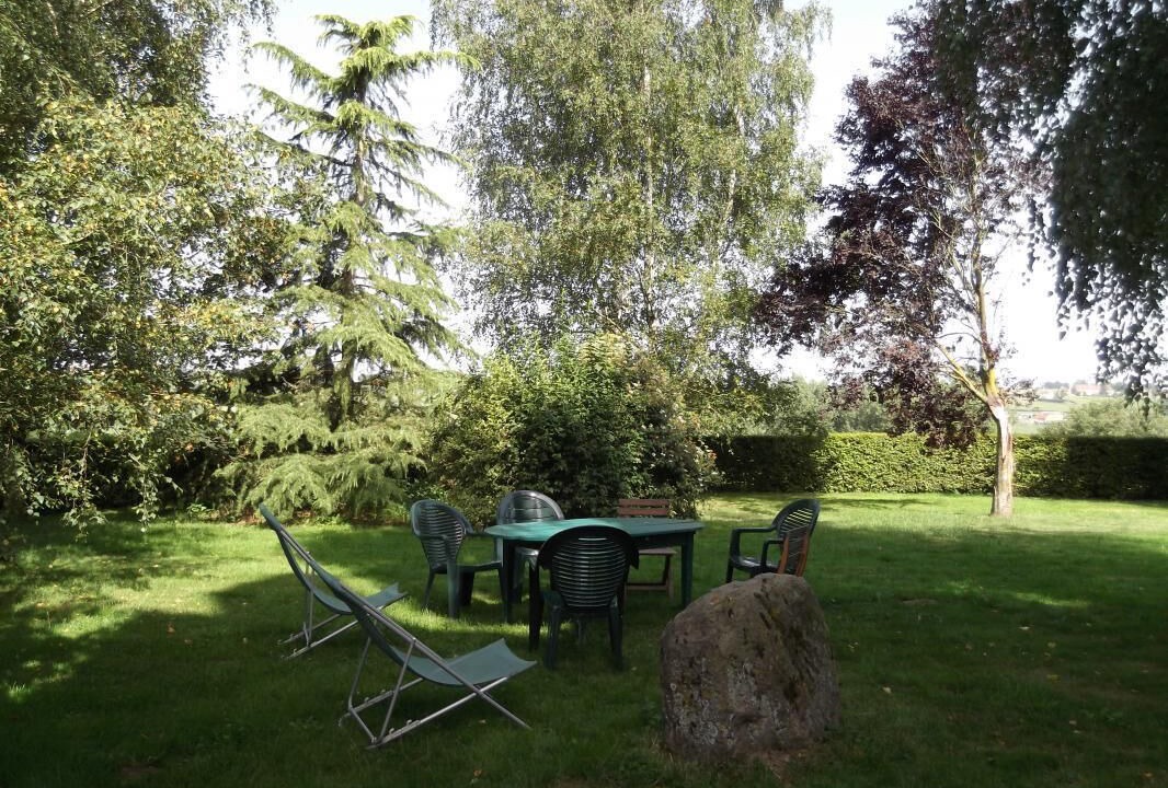 Photo of Outdoor in Poisson
