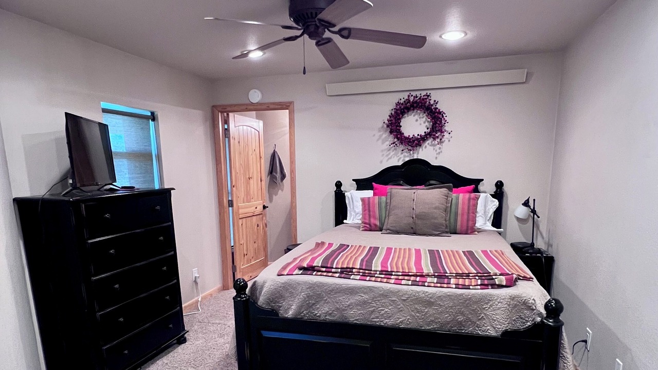 Photo of Bedroom in Wray