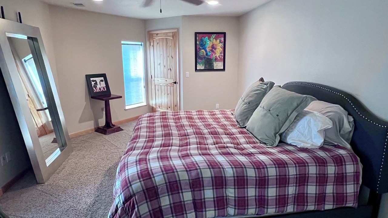 Photo of Bedroom in Wray