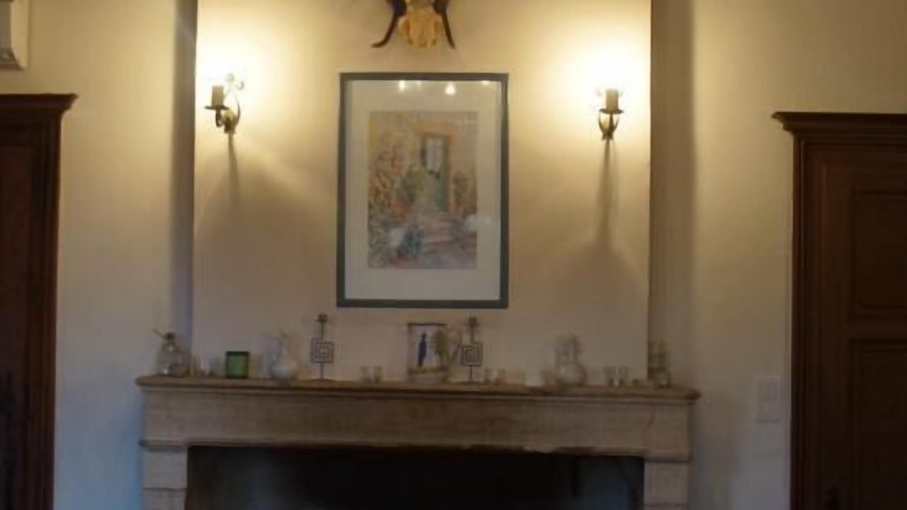 Photo of Others in Buxy