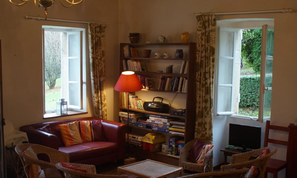 Photo of Others in Buxy