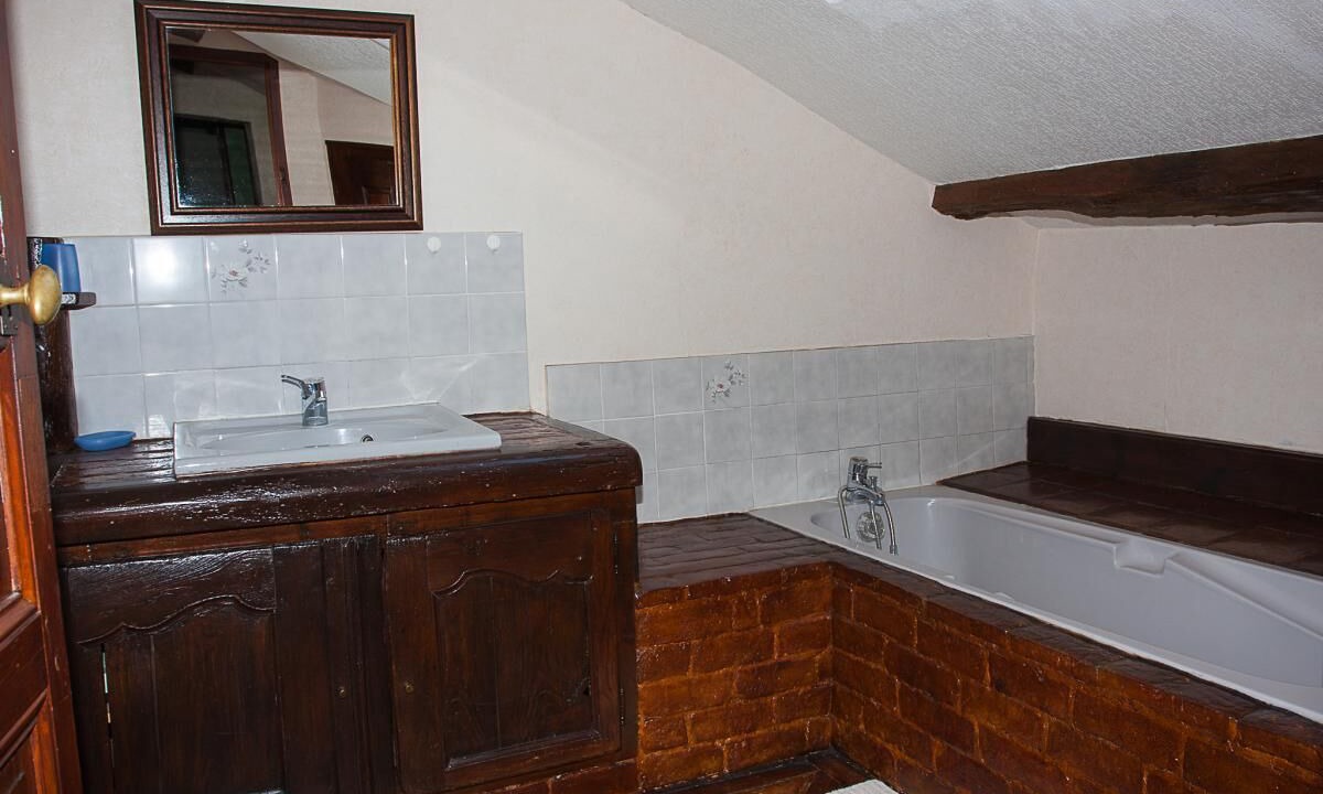 Photo of Bathroom in Sennece-les-Macon