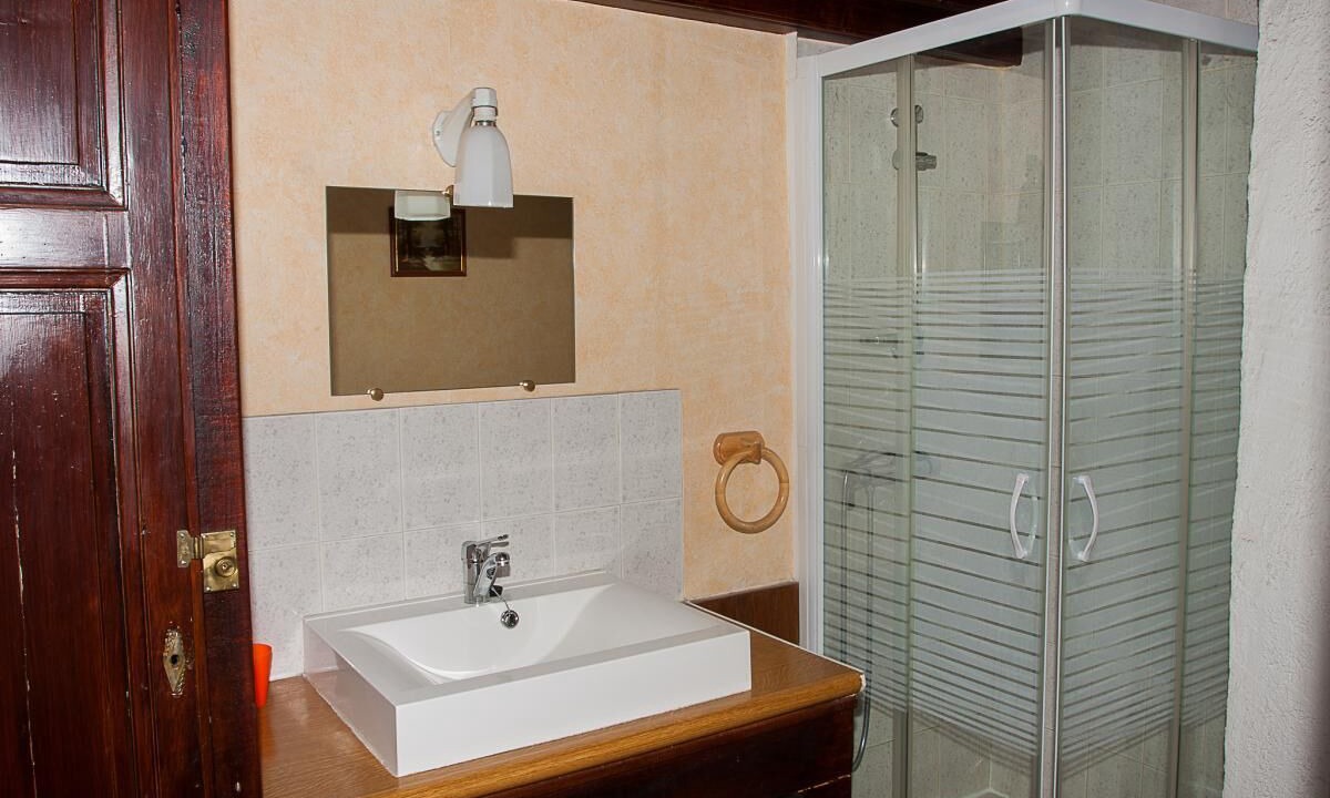 Photo of Bathroom in Sennece-les-Macon