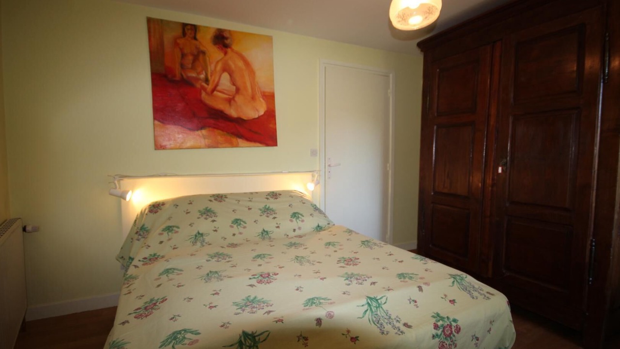 Photo of Bedroom in Jambles