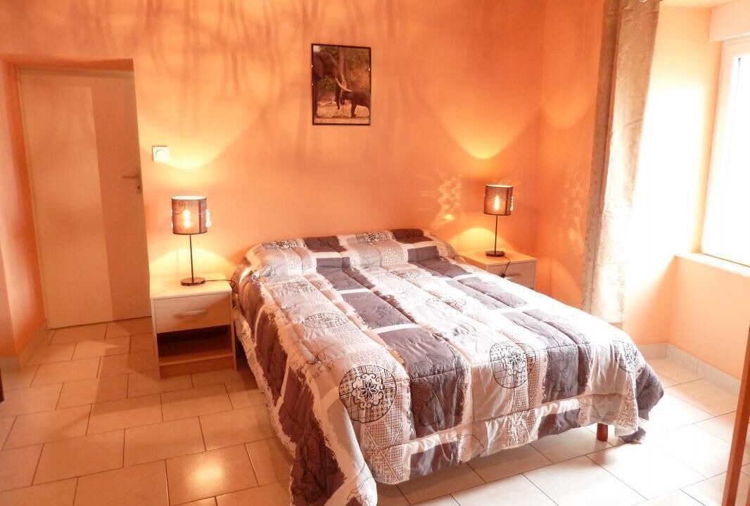 Photo of Bedroom in Saint-Martin-du-Tartre