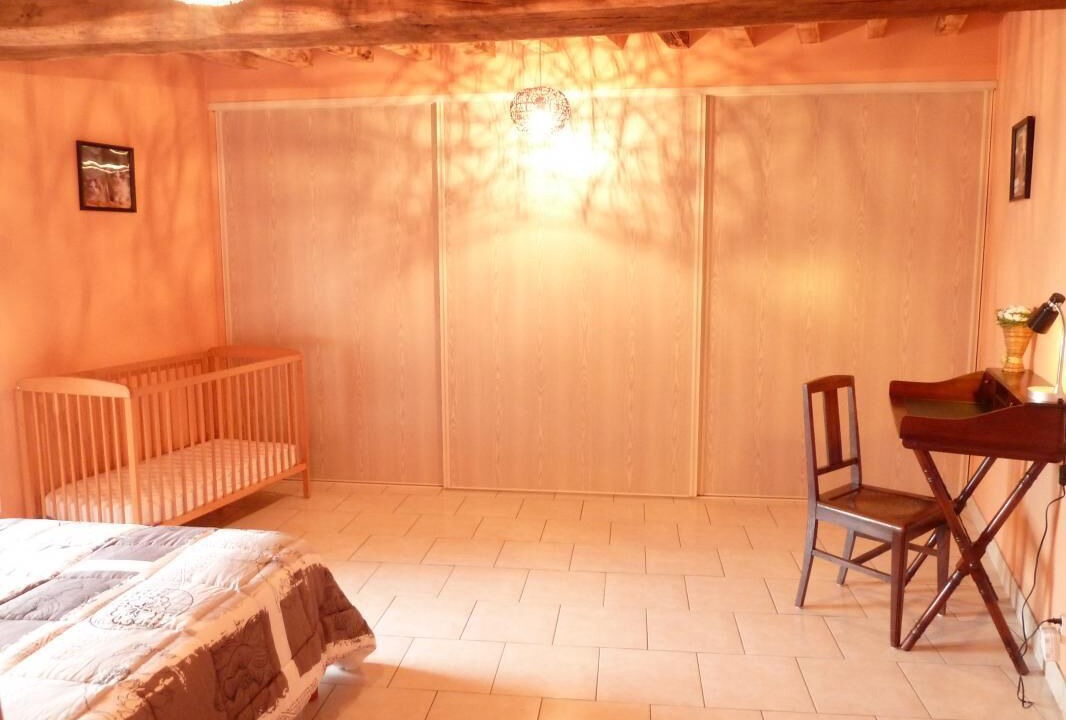 Photo of Bedroom in Saint-Martin-du-Tartre