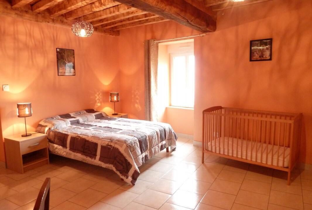 Photo of Bedroom in Saint-Martin-du-Tartre