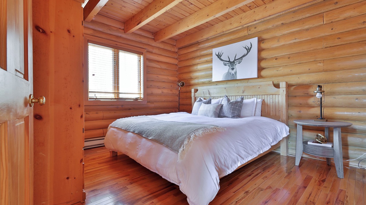 Photo of Bedroom in St-Adolphe-d'Howard