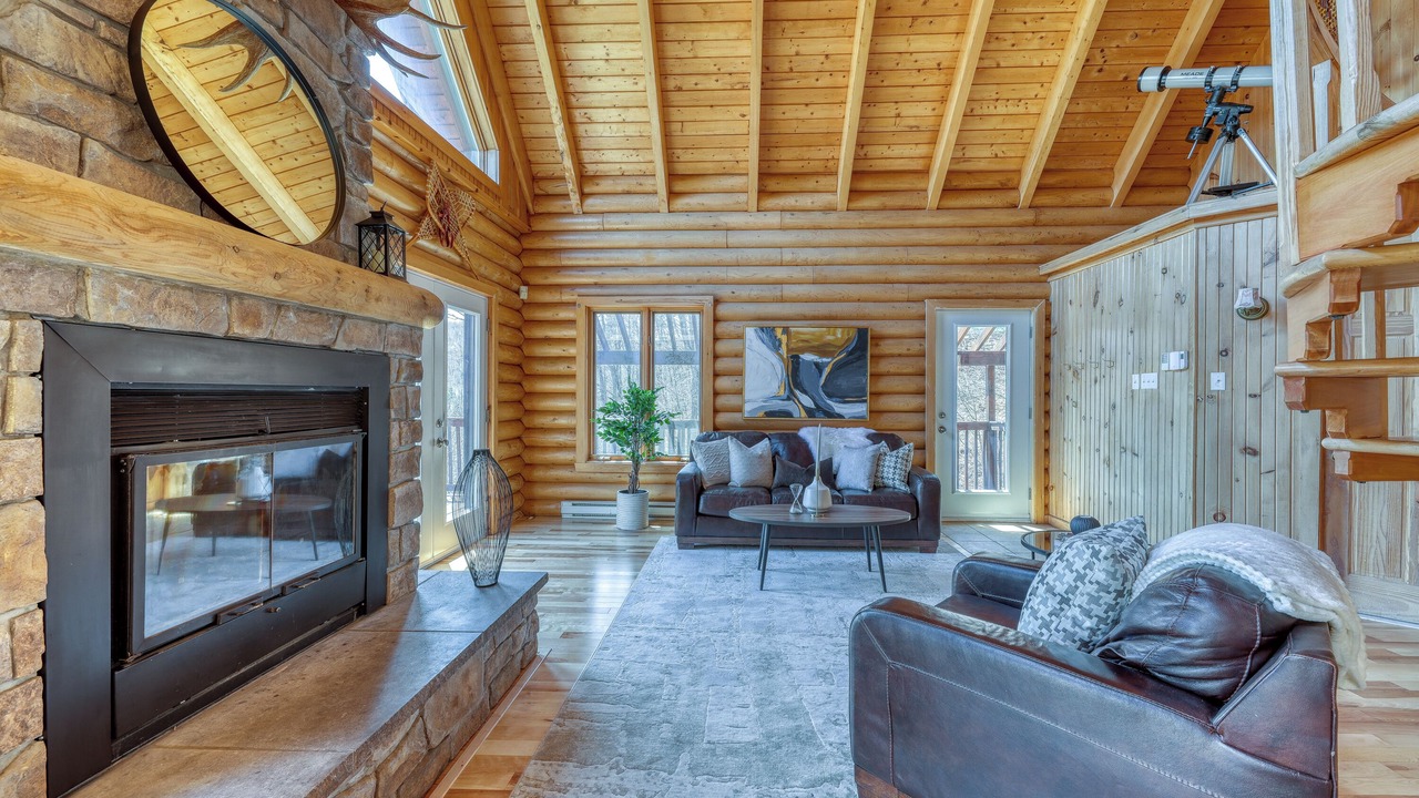 Photo of Livingroom in St-Adolphe-d'Howard