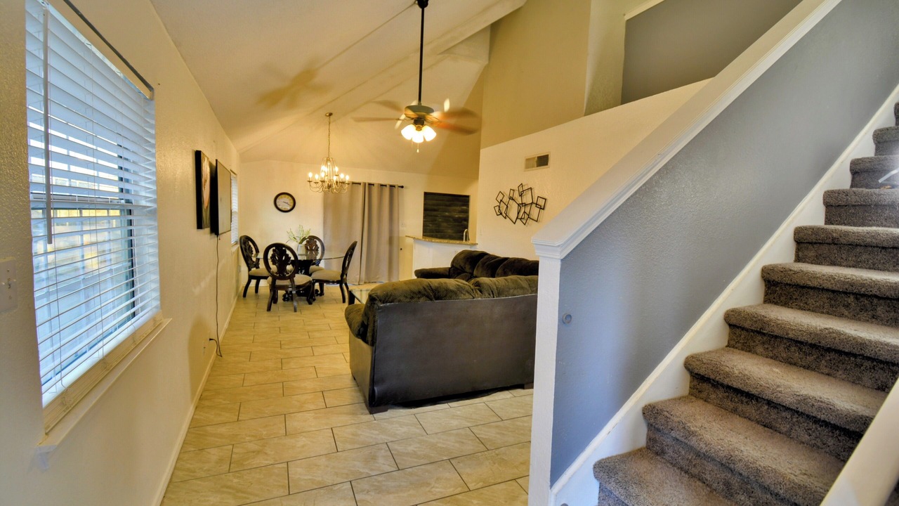 Photo of Livingroom in Biggs Field