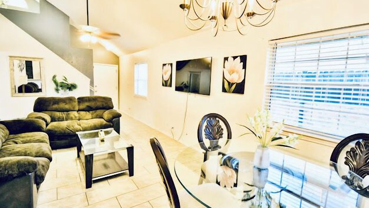 Photo of Livingroom in Biggs Field